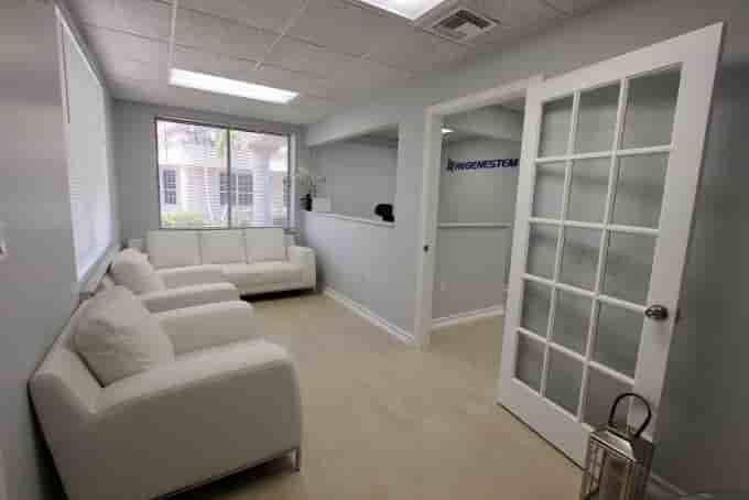 Regenestem Fort Lauderdale, USA في Fort Lauderdale، United States تعليقات من مرضى حقيقيين
 Slider image 1