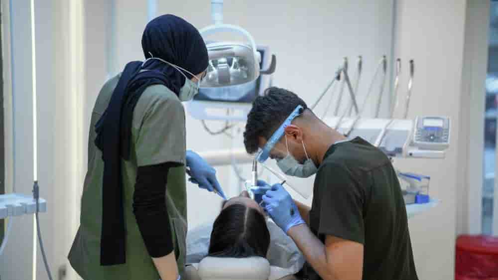 Dentaray Clinic: Affordable Dental Clinic in Istanbul في Istanbul، Turkey تعليقات من مرضى حقيقيين
 Slider image 1