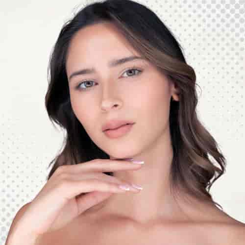 باقة علاج الخلايا الجذعية لمكافحة الشيخوخة وتجديد الخلايا في طوكيو، اليابان، من عيادة هيلين