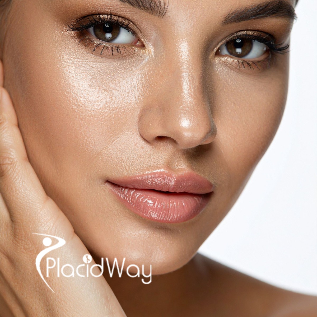 جراحة الجفن العلوي والسفلي في تركيا للمرضى من المملكة المتحدة